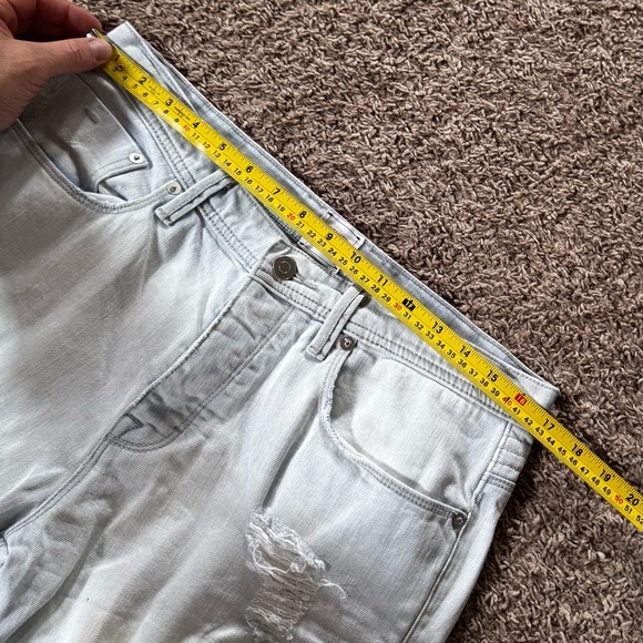 Mens GAP Stampd Light Wash Jeans Distressed EUC Size 32X34 - Picture 4 of 5